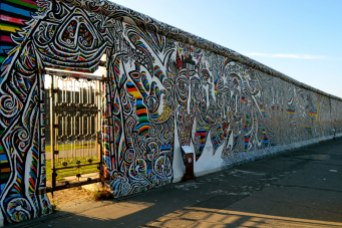 berlin-wall-east-side-gallery-2-81b3eeb30742e6b5103a19bf32d6f080